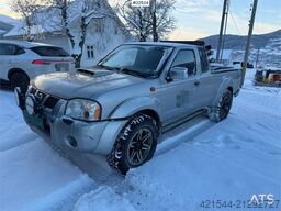 Nissan king cap pickup 4x4 repair object