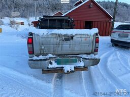 Nissan king cap pickup 4x4 repair object
