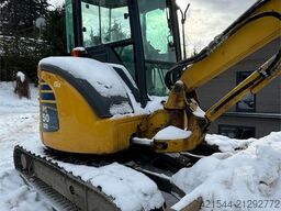 Komatsu PC50MR-2 Crawler Excavator with 4 buckets