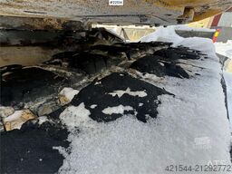 Komatsu PC50MR-2 Crawler Excavator with 4 buckets