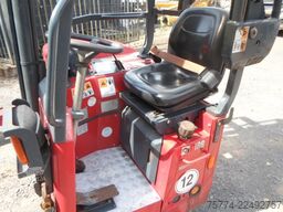 MOFFETT M 4 25.3/ 880 Std. ALLRAD !!