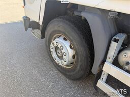 Volvo FL12 380 Tractor Unit with 2000 Vang Trailer