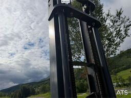 Loadmac 825 Trailer-Mounted Forklift – Only 130 Op