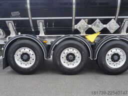 Lag O-3-ST L4BH bitumen semi-trailer / ADR