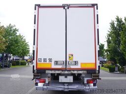 Lamberet refrigerated semi-trailer / Carrier