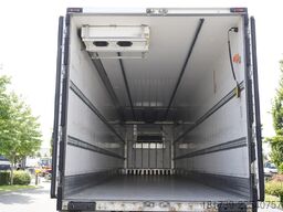 Lamberet refrigerated semi-trailer / Carrier