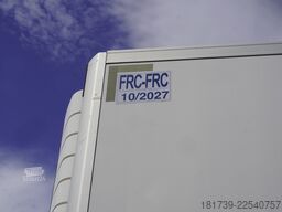 Lamberet refrigerated semi-trailer / Carrier