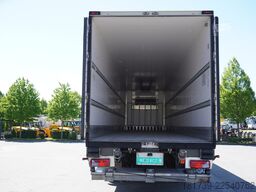 Lamberet reefer semi-trailer/ Carrier Vector 1550