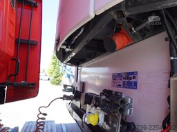 Lamberet reefer semi-trailer/ Carrier Vector 1550