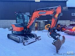 Doosan DX50Z-7 mini excavator – 3 buckets – swing boom –