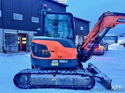 Doosan DX50Z-7 mini excavator – 3 buckets – swing boom –