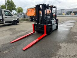 KOMATSU FG 30 DT 11 Seitenschieber Zinkenverstellung