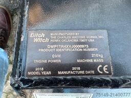 DITCH-WITCH R300, Kompakter-Raupen-Werkzeugträger,