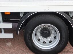 Volvo FL Bak + Dhollandia klep 2000 Kg