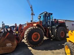 HITACHI ZW310
