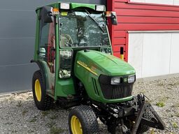 John Deere 2320