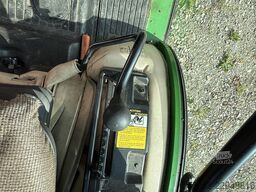 John Deere 2320