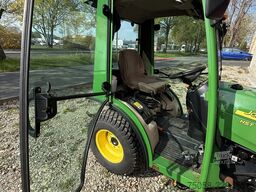 John Deere 2320
