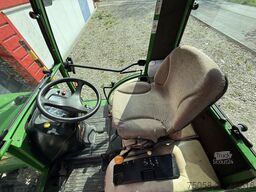 John Deere 2320