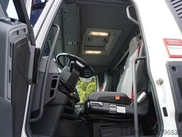 Renault C380 Comfort 6x4 / Atlas 172.3E crane