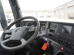 Mercedes-Benz Arocs 2633 flatbed truck / Crane FASSI