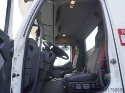 Renault C320 P4x2 E6 / Fassi 5.6 t / Range 8 m /