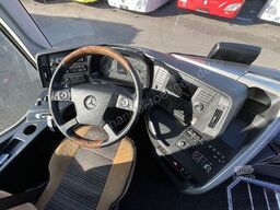 Mercedes-Benz Tourismo 16 RHD