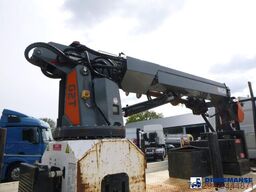 Renault D 240 DTI 4x2 + Risa G2T drilling installation