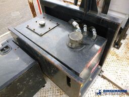 Renault D 240 DTI 4x2 + Risa G2T drilling installation