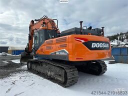 Doosan DX300LC-7 excavator w/ GPS, 3 buckets and tiltrota