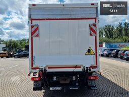 RENAULT D wide / Ladebordwand / Getränke