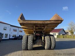 Komatsu HD405-7