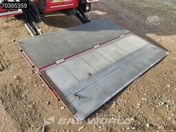 Kässbohrer XS 3 axles Lift + Stuuras Laadklep Bi-Temp APK ...