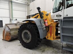 LIEBHERR L 566 Xpower