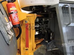 LIEBHERR L 566 Xpower