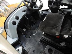 LIEBHERR L 566 Xpower
