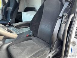 Mercedes-Benz Antos 1833 Dichte bakwagen met laadklep 4x2 + a...