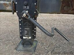 Mercedes-Benz Antos 1833 Dichte bakwagen met laadklep 4x2 + a...