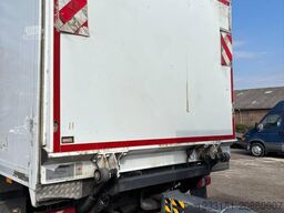 Mercedes-Benz Antos 1833 Dichte bakwagen met laadklep 4x2 + a...