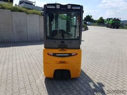 JUNGHEINRICH EFG 215 / Triplex: 4.25m! / SS / nur 2.184h!