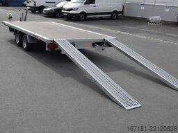HUMBAUR Universal 3000 - Holzboden und Rampen
