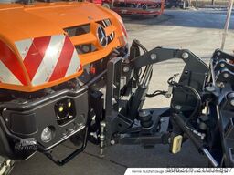 Mercedes-Benz Unimog U 319 Uni-Touch