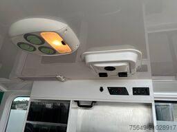 Renault Trafik 2.0 dCi115 4x2 Trafik 2.0 dCi115 4x2, Krankentransporter