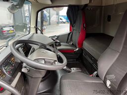 Volvo FH 13.420 Globetrotter / Mega / 2x Tank