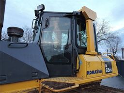 KOMATSU D65PX-15