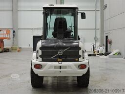 VOLVO L30G + FORK