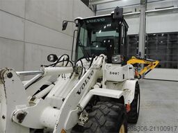 VOLVO L30G + FORK