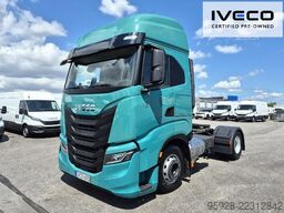 Standarta vilcējs IVECO AS440S49T/P