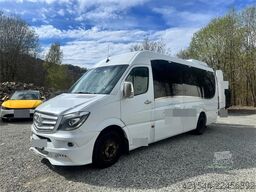 Mercedes-Benz Sprinter 519 CDI Minibus – 17 Seats