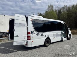 Mercedes-Benz Sprinter 519 CDI Minibus – 17 Seats